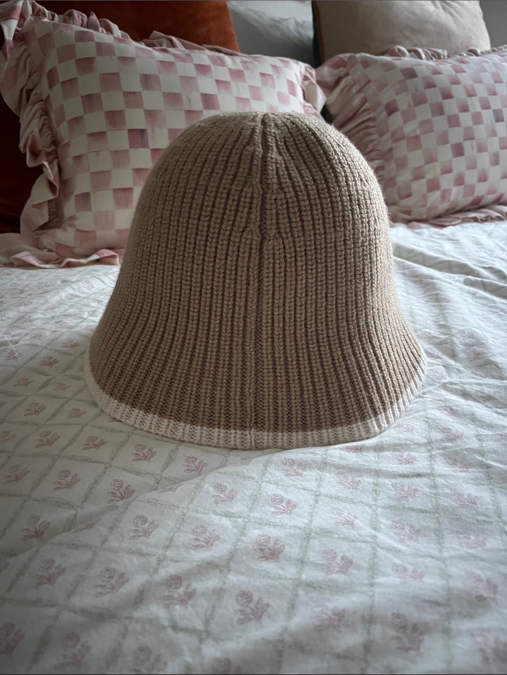 Louis Vuitton Script Hat - Picture 5 of 8